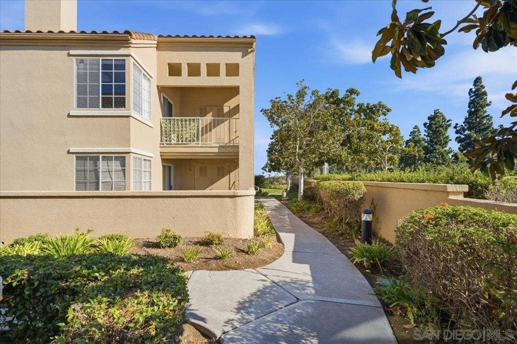 7320 Calle Cristobal, #70, San Diego, CA 92126