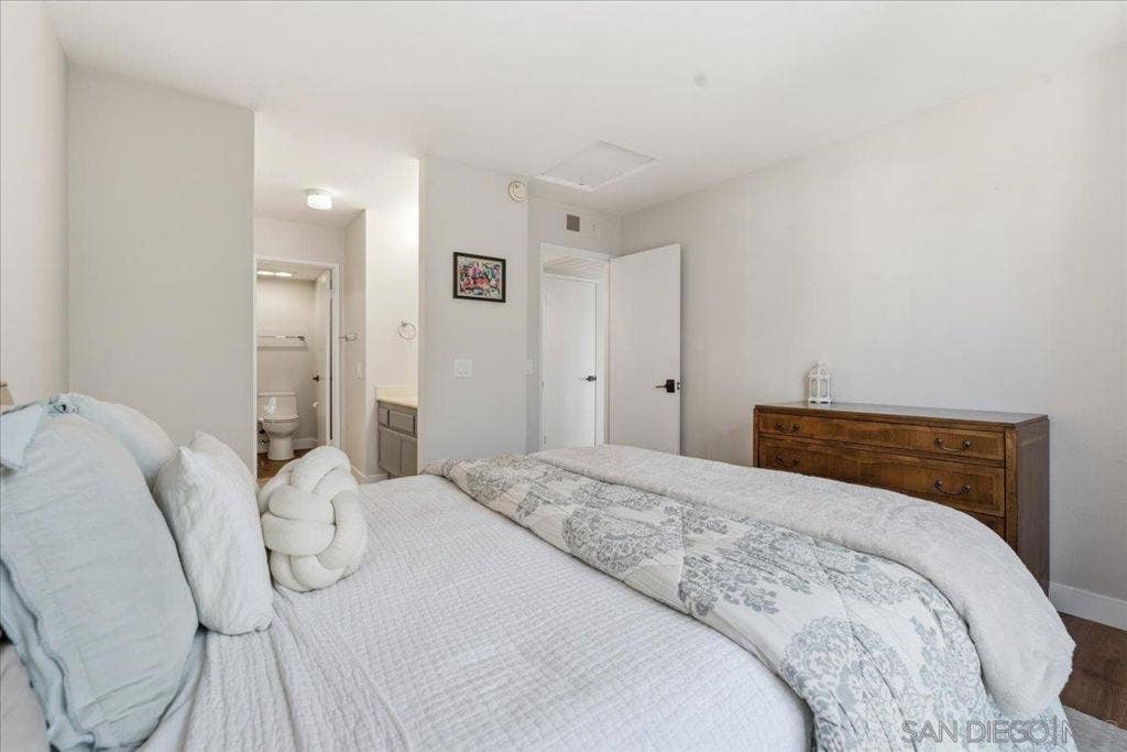 7320 Calle Cristobal, #70, San Diego, CA 92126