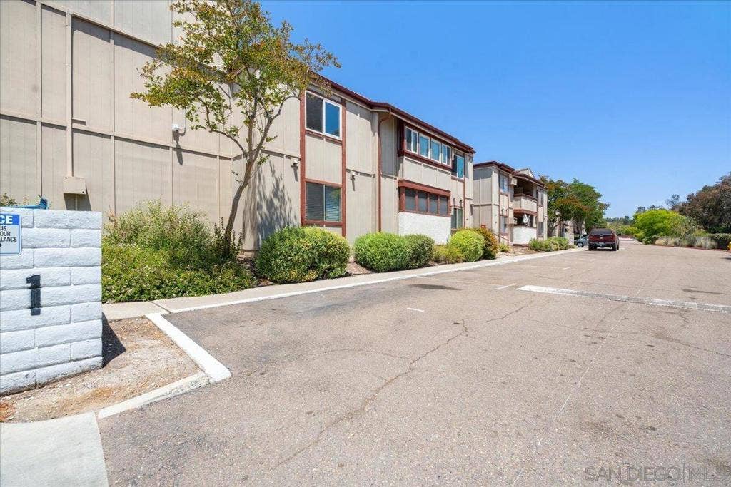 5473 Adobe Falls Rd, #9, San Diego, CA 92120