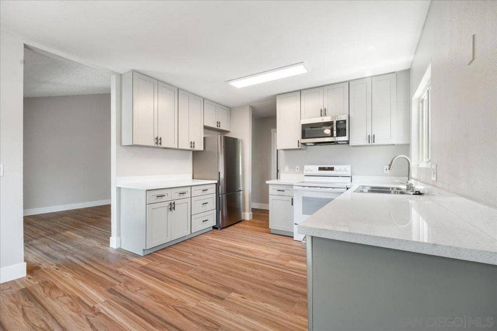 5473 Adobe Falls Rd, #9, San Diego, CA 92120