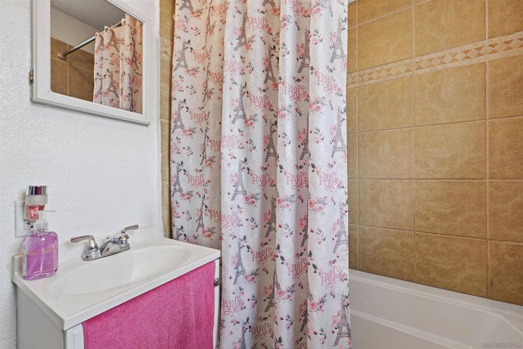3136 44th Street, San Diego, CA 92105