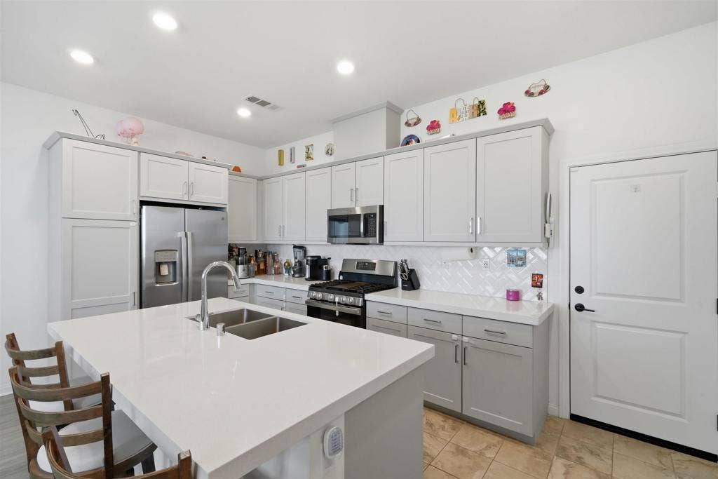 2044 BLUESTONE CIR., Chula Vista, CA 91913
