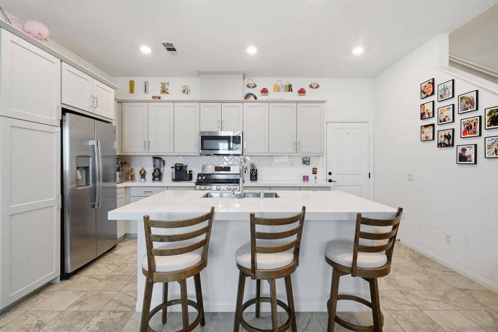 2044 BLUESTONE CIR., Chula Vista, CA 91913