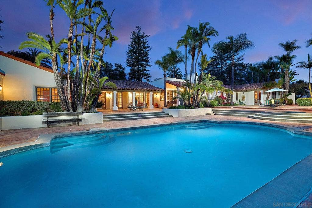 Gorgeous pool overlooking the RSF reservoir.