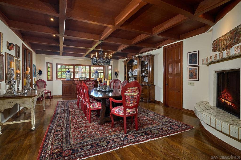 6525 Lago Lindo, Rancho Santa Fe, CA 92067