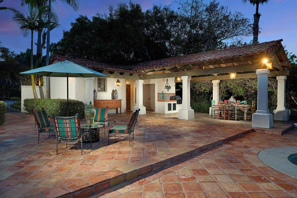 750 sf Pool cabana with full bath and steam room