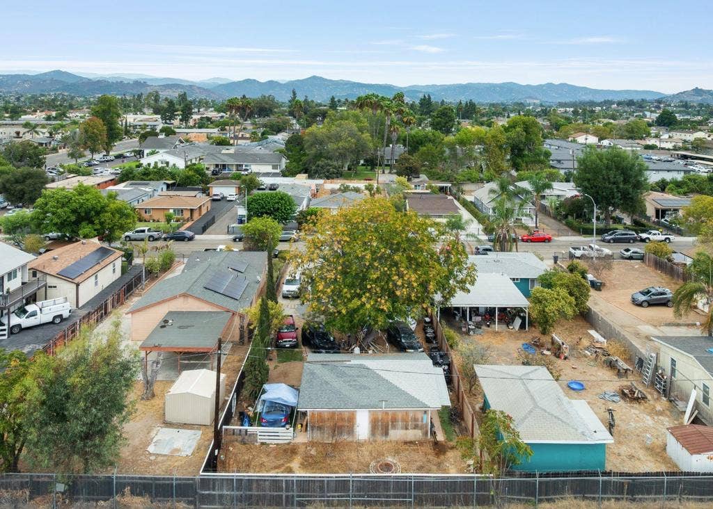 739 Park Pl, Escondido, CA 92025