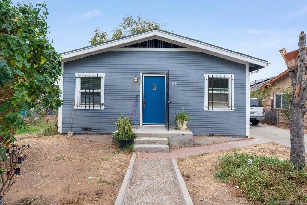 739 Park Pl, Escondido, CA 92025