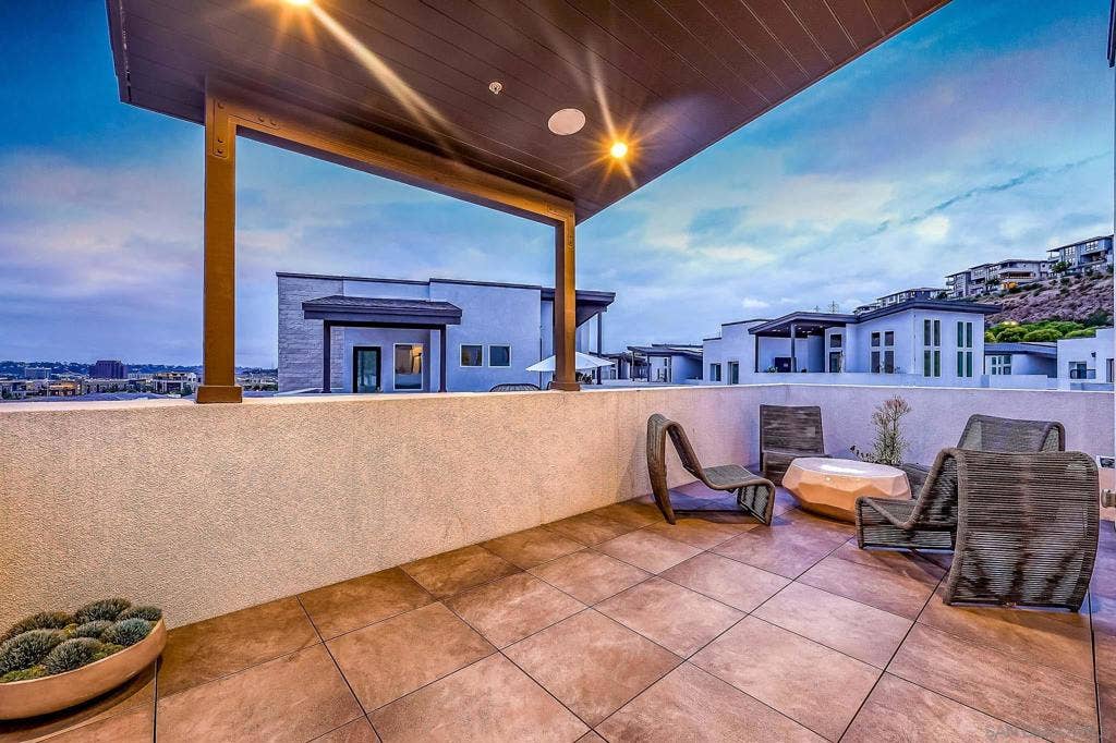 2858 Avella Cir, San Diego, CA 92108 2858 Avella Cir, San Diego, CA 92108