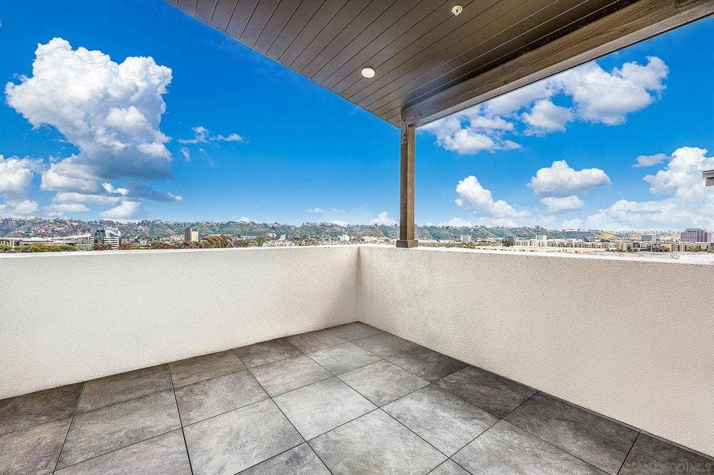2858 Avella Cir, San Diego, CA 92108 2858 Avella Cir, San Diego, CA 92108