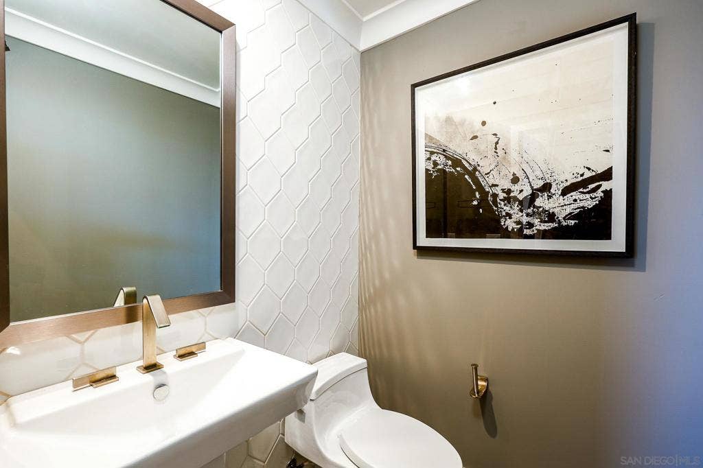 2858 Avella Cir, San Diego, CA 92108 2858 Avella Cir, San Diego, CA 92108