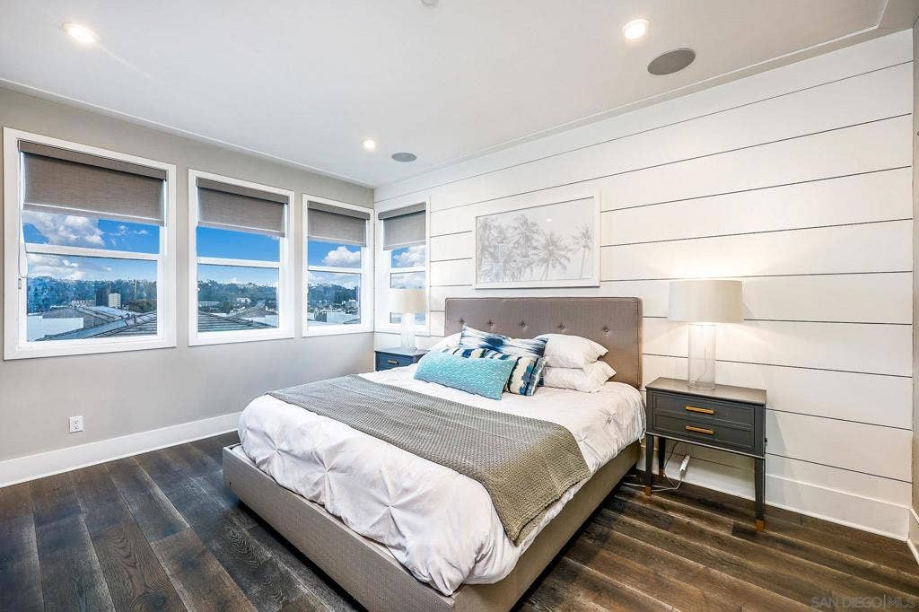 2858 Avella Cir, San Diego, CA 92108 2858 Avella Cir, San Diego, CA 92108