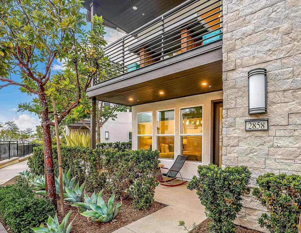 2858 Avella Cir, San Diego, CA 92108 2858 Avella Cir, San Diego, CA 92108