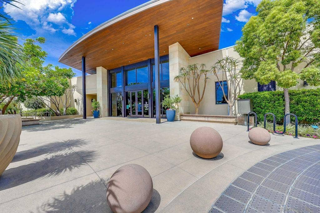 2858 Avella Cir, San Diego, CA 92108 2858 Avella Cir, San Diego, CA 92108