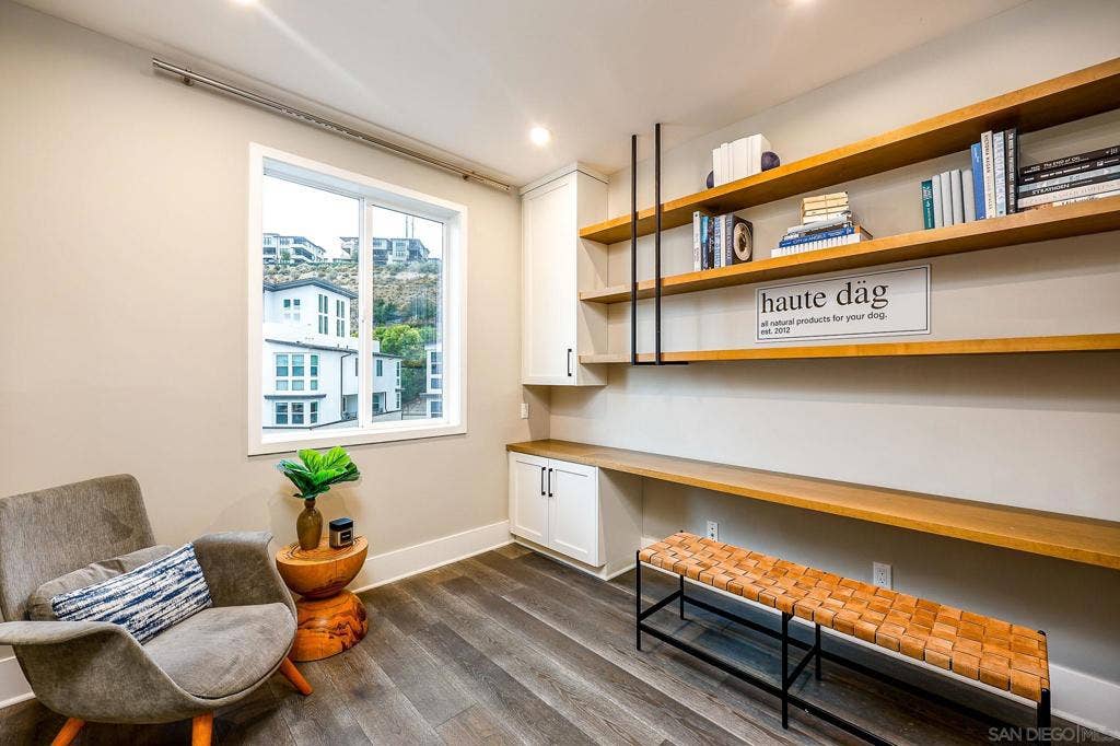 2858 Avella Cir, San Diego, CA 92108 2858 Avella Cir, San Diego, CA 92108