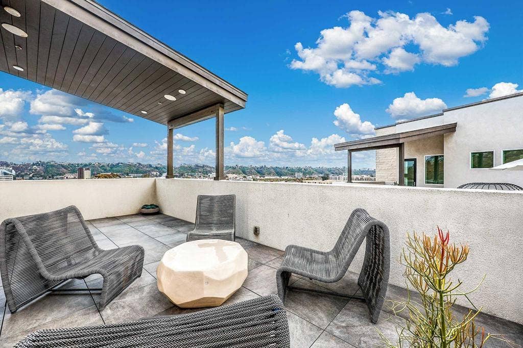 2858 Avella Cir, San Diego, CA 92108 2858 Avella Cir, San Diego, CA 92108