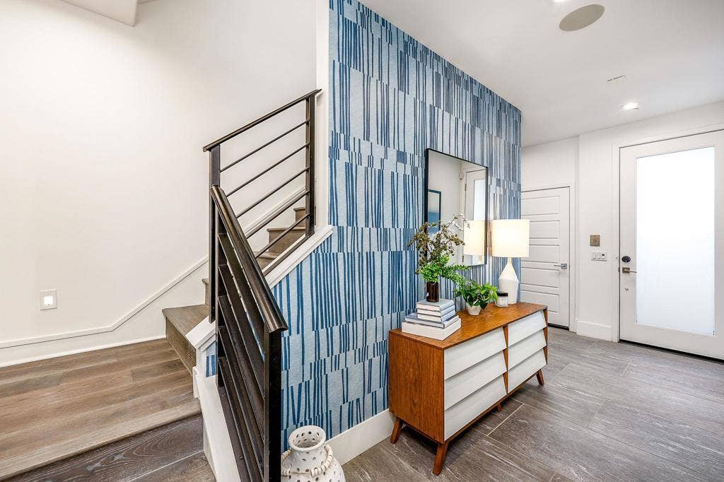 2858 Avella Cir, San Diego, CA 92108 Entry