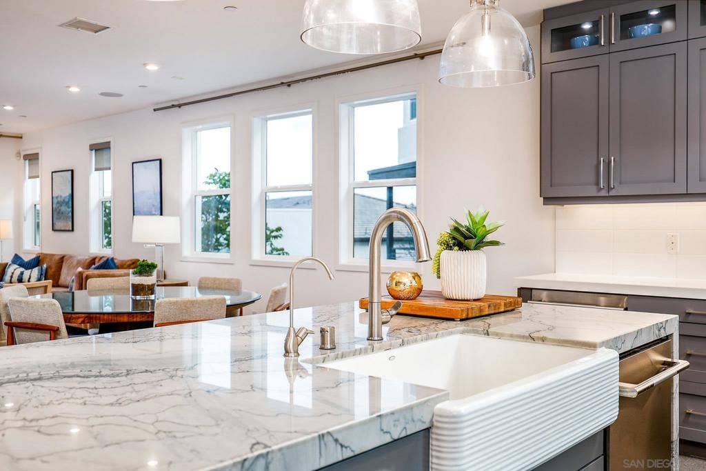 2858 Avella Cir, San Diego, CA 92108 2858 Avella Cir, San Diego, CA 92108