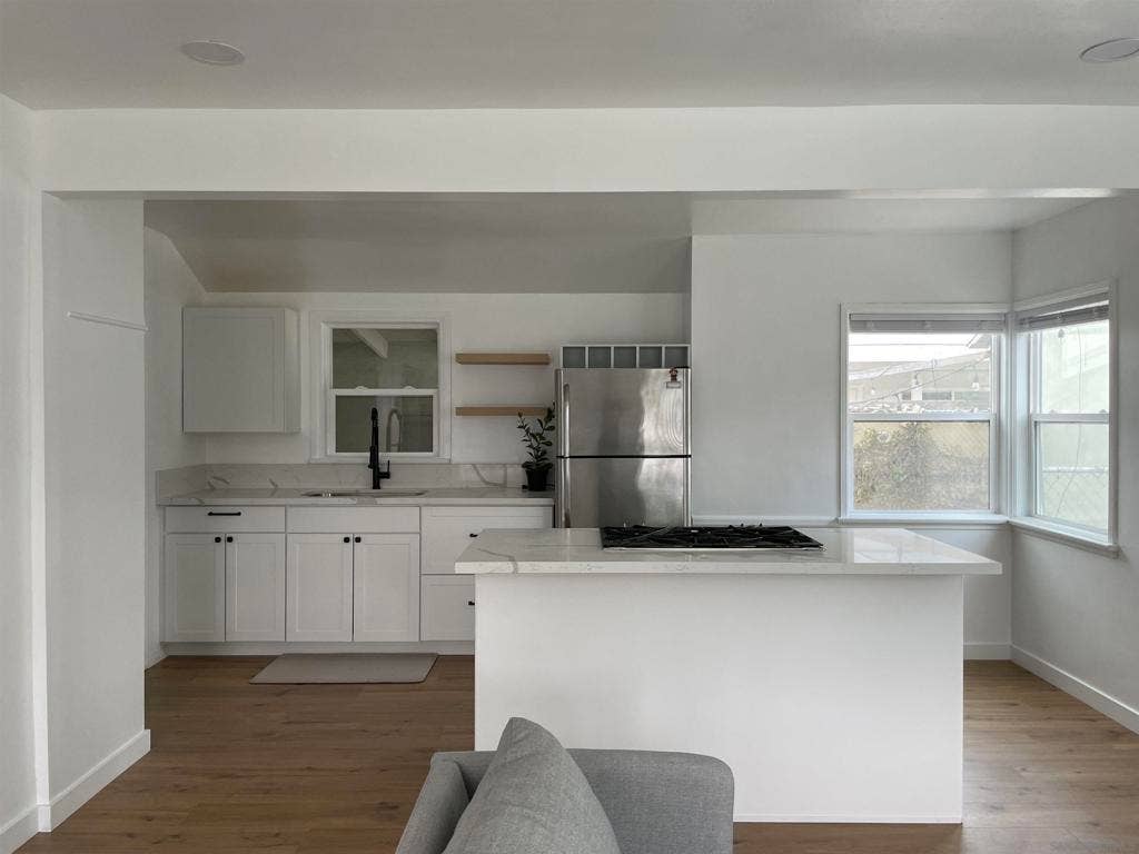 218 E Connecticut Ave, Vista, CA 92084 Unit #220