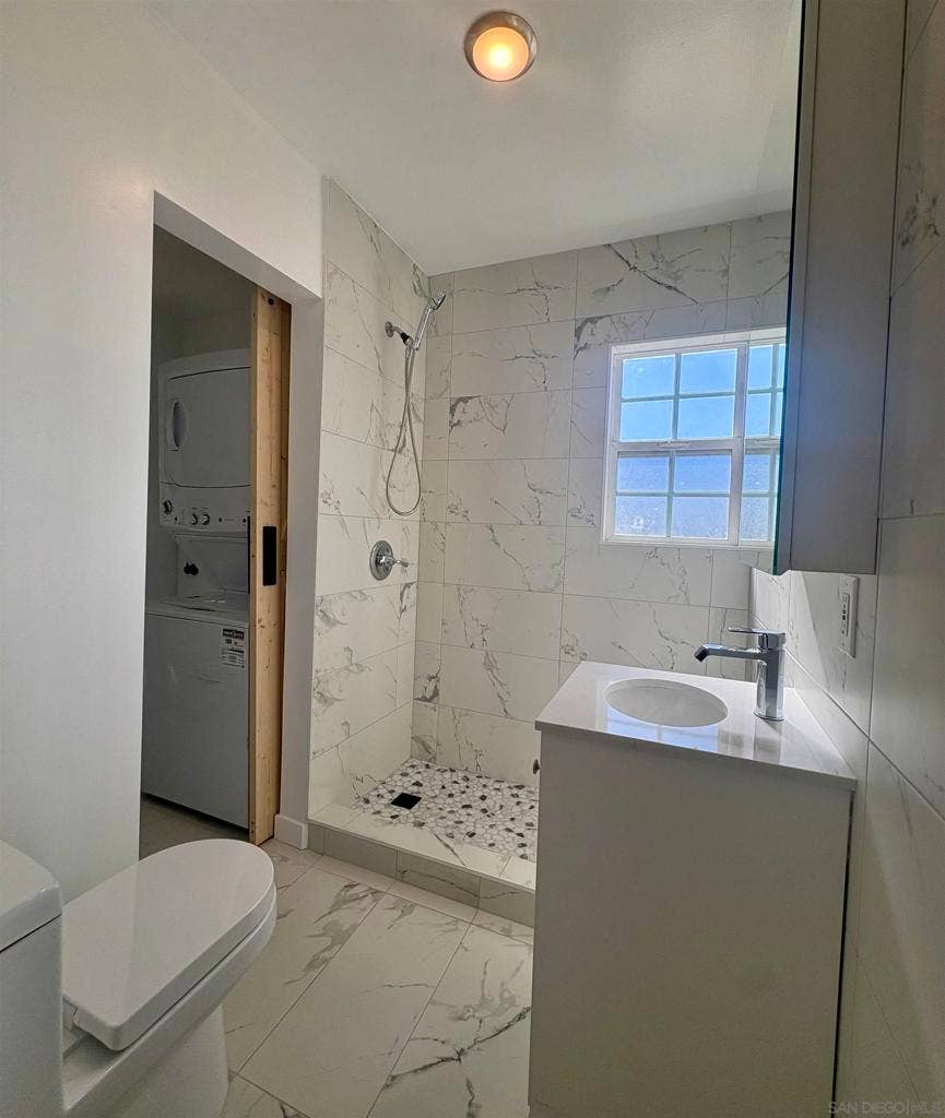 218 E Connecticut Ave, Vista, CA 92084 Unit #218