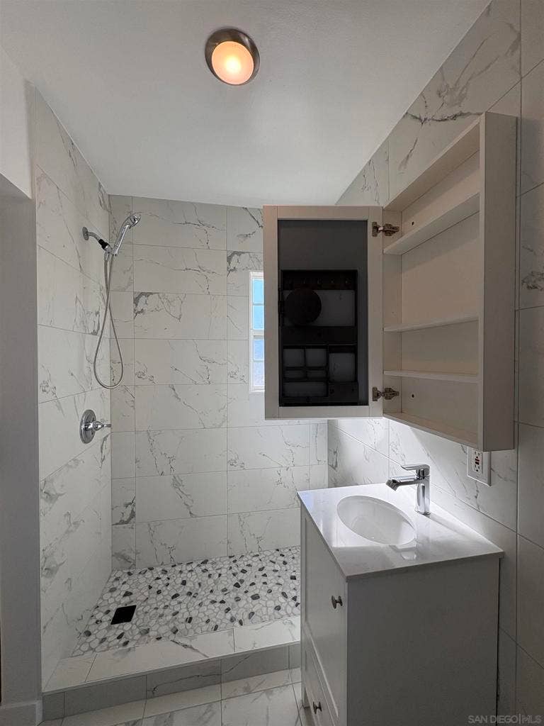 218 E Connecticut Ave, Vista, CA 92084 Unit #218