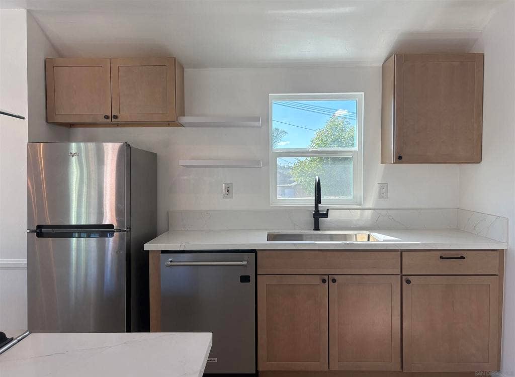 218 E Connecticut Ave, Vista, CA 92084 Unit #218
