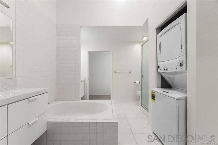 7959 Caminito DIA, #4, San Diego, CA 92122