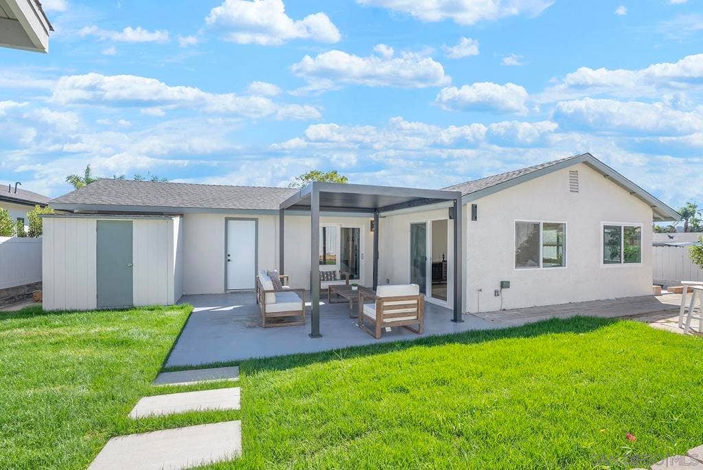 3270 Innuit Ave, San Diego, CA 92117 Exterior Back