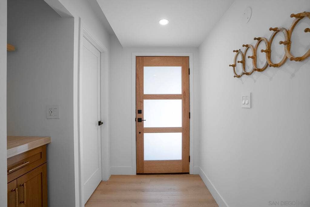 3270 Innuit Ave, San Diego, CA 92117 3270 Innuit Ave, San Diego, CA 92117