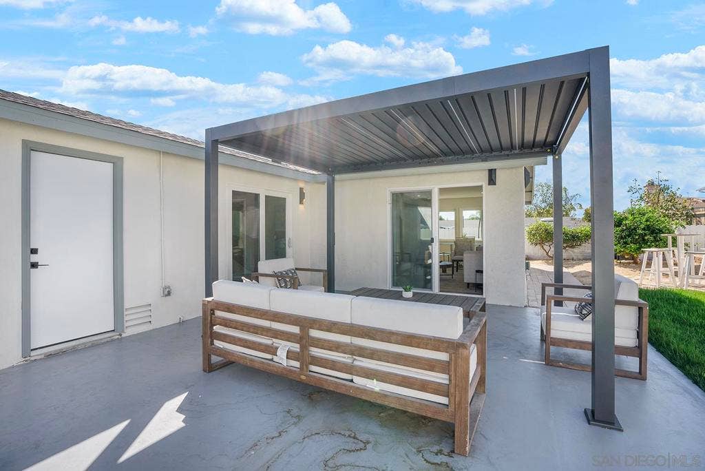 3270 Innuit Ave, San Diego, CA 92117 3270 Innuit Ave, San Diego, CA 92117