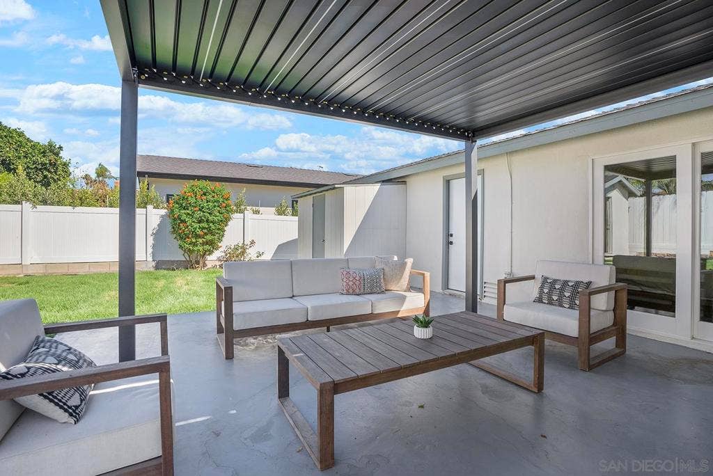 3270 Innuit Ave, San Diego, CA 92117 Patio/Deck