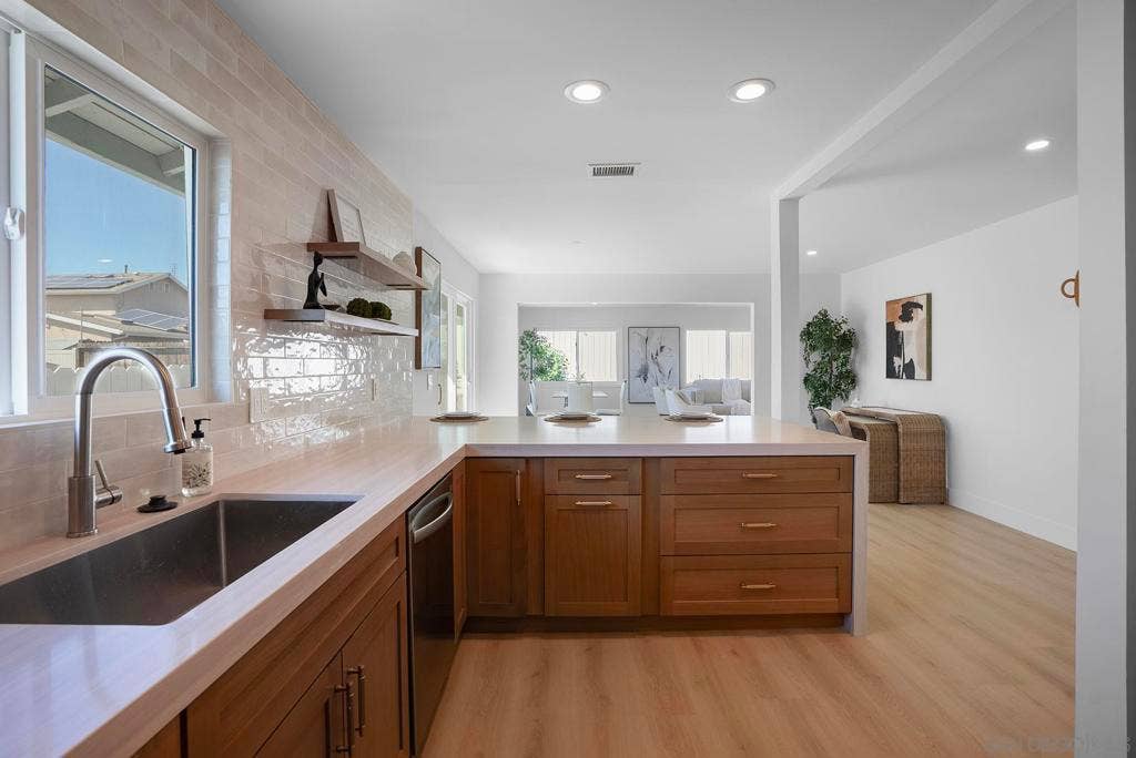 3270 Innuit Ave, San Diego, CA 92117 3270 Innuit Ave, San Diego, CA 92117