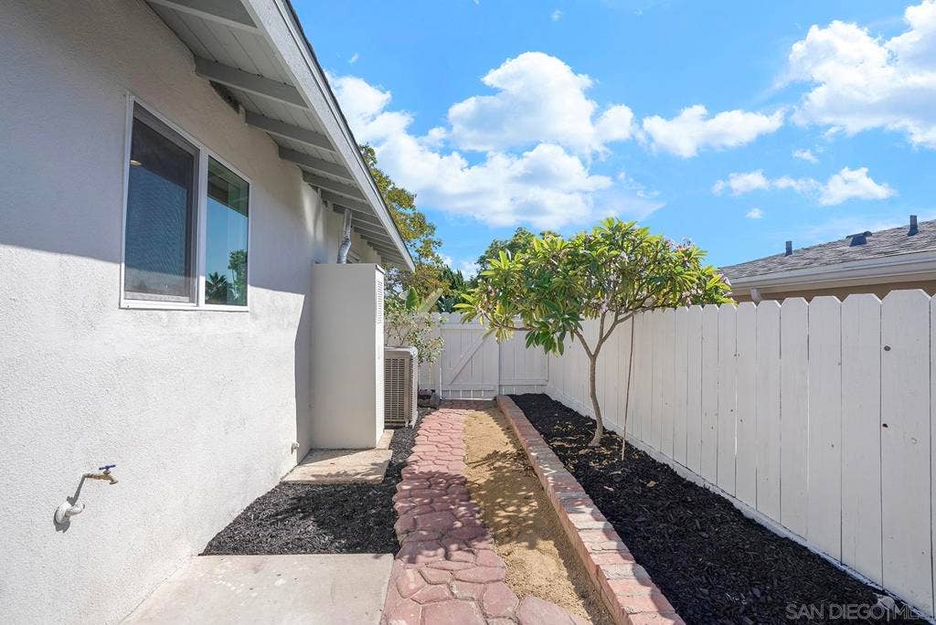 3270 Innuit Ave, San Diego, CA 92117 3270 Innuit Ave, San Diego, CA 92117
