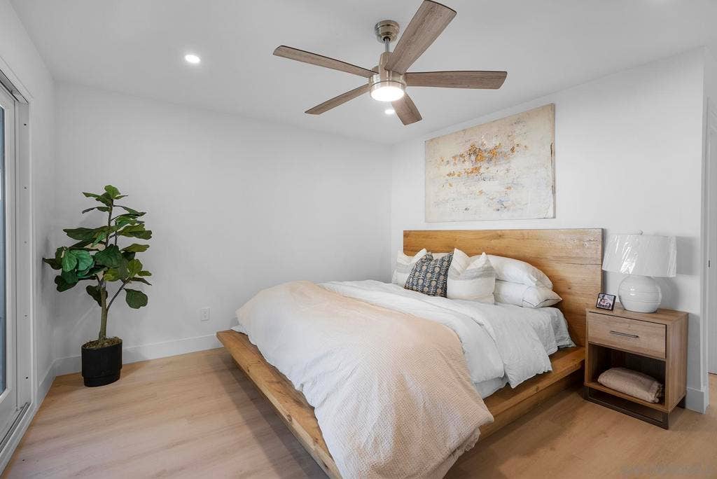 3270 Innuit Ave, San Diego, CA 92117 Primary Bedroom