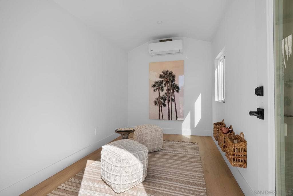 3270 Innuit Ave, San Diego, CA 92117 Bonus Room