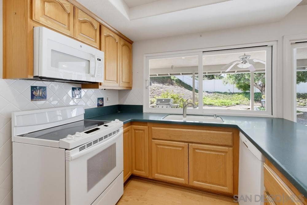 12419 NACIDO DRIVE, San Diego, CA 92128 12419 NACIDO DRIVE, San Diego, CA 92128