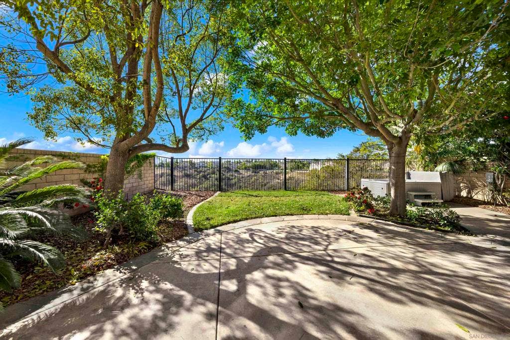 10636 Briarlake Woods Drive, San Diego, CA 92130 10636 Briarlake Woods Drive, San Diego, CA 92130