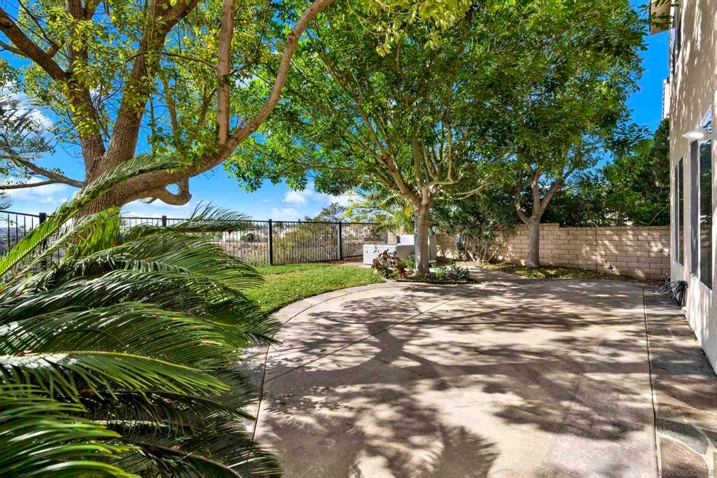 10636 Briarlake Woods Drive, San Diego, CA 92130 10636 Briarlake Woods Drive, San Diego, CA 92130