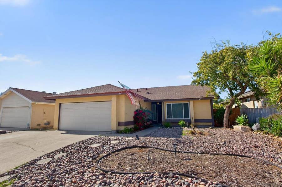 Property photo for 1461 Autumn Woods Pl, Escondido, CA