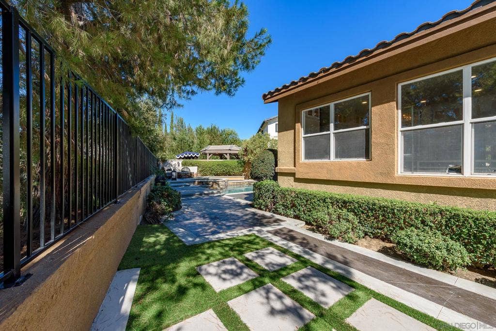 877 S Blue Vista, Anaheim, CA 92808