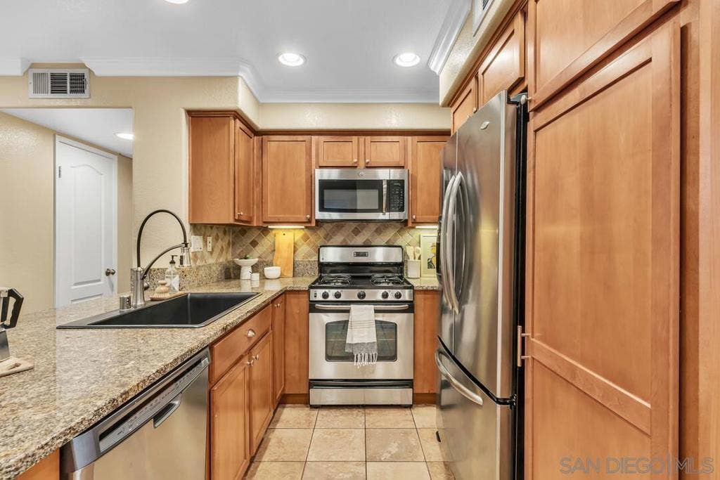 3463 Coastine Pl, San Diego, CA 92110 3463 Coastine Pl, San Diego, CA 92110