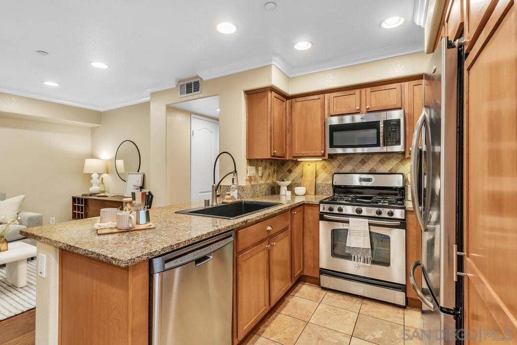 3463 Coastine Pl, San Diego, CA 92110 3463 Coastine Pl, San Diego, CA 92110