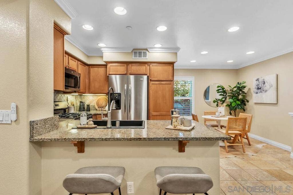 3463 Coastine Pl, San Diego, CA 92110 3463 Coastine Pl, San Diego, CA 92110