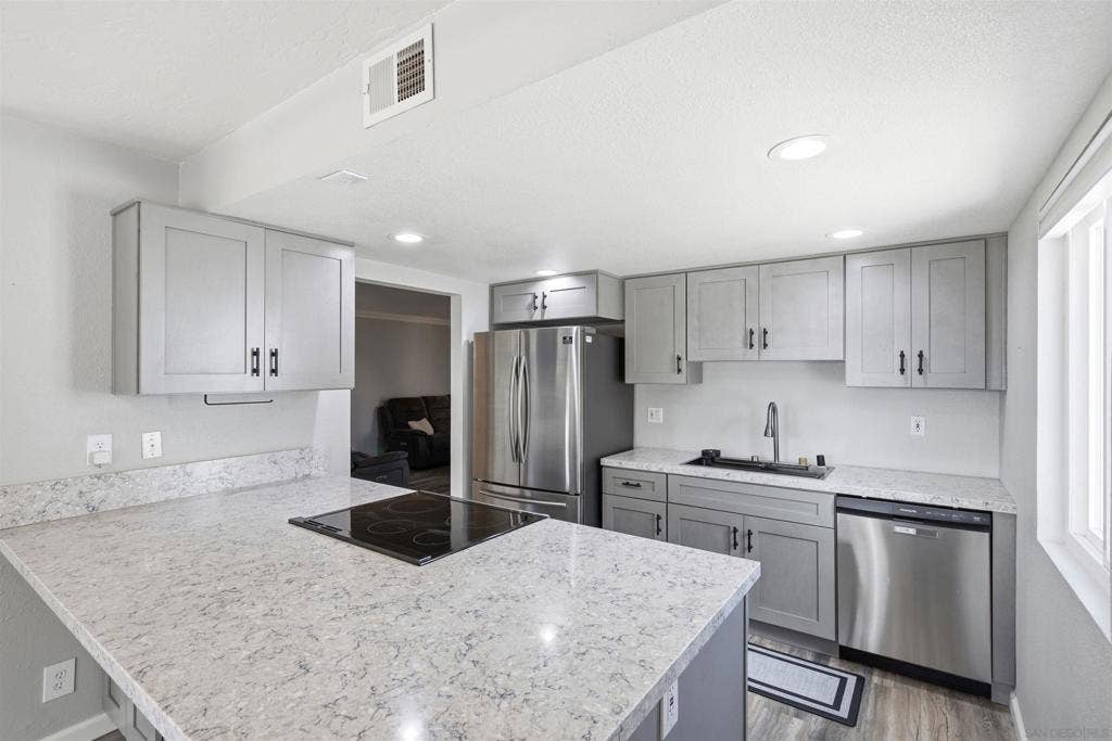 1640 Maple Drive, Chula Vista, CA 91911 1640 Maple Drive, Chula Vista, CA 91911