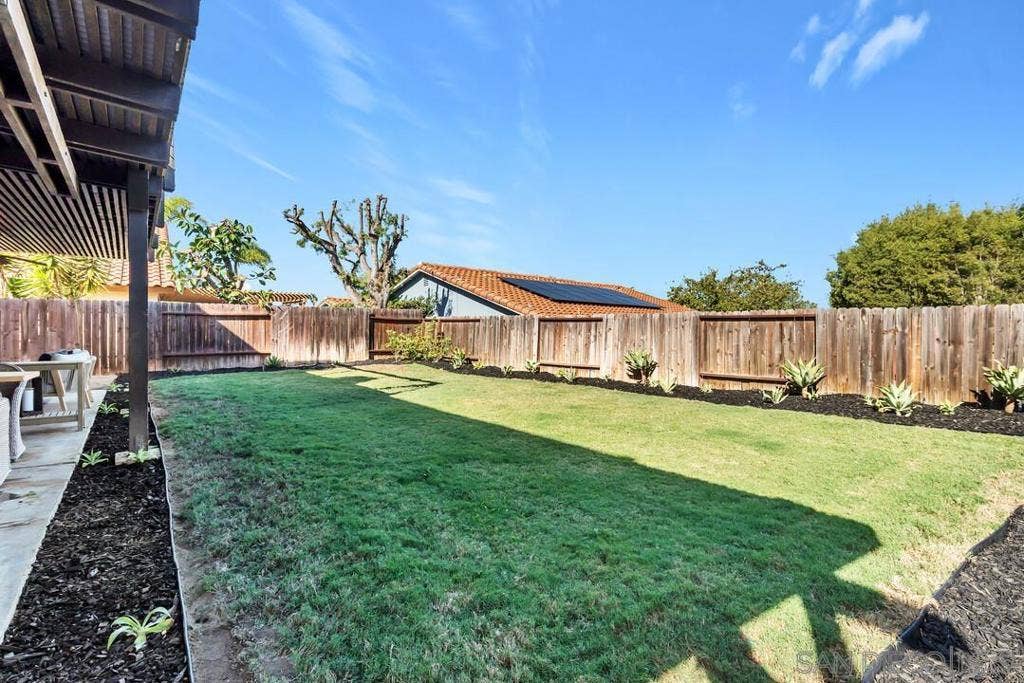 377 N Willowspring Drive, Encinitas, CA 92024 Yard