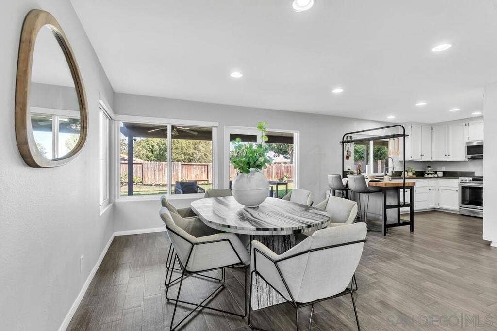 377 N Willowspring Drive, Encinitas, CA 92024 Dining Area