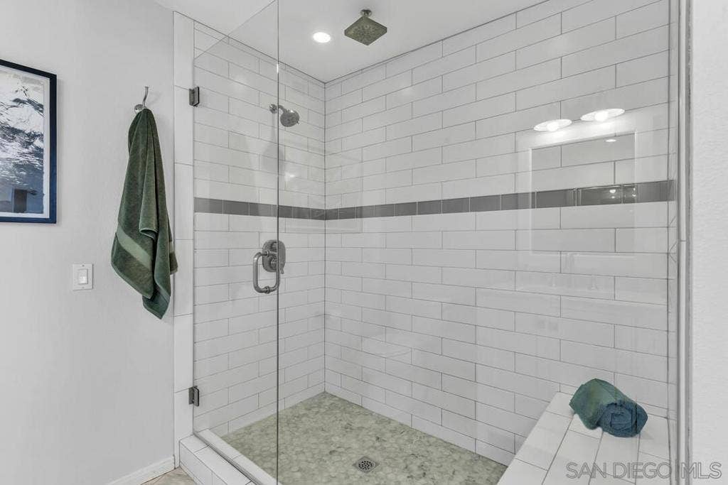 377 N Willowspring Drive, Encinitas, CA 92024 Primary Bath/Spa