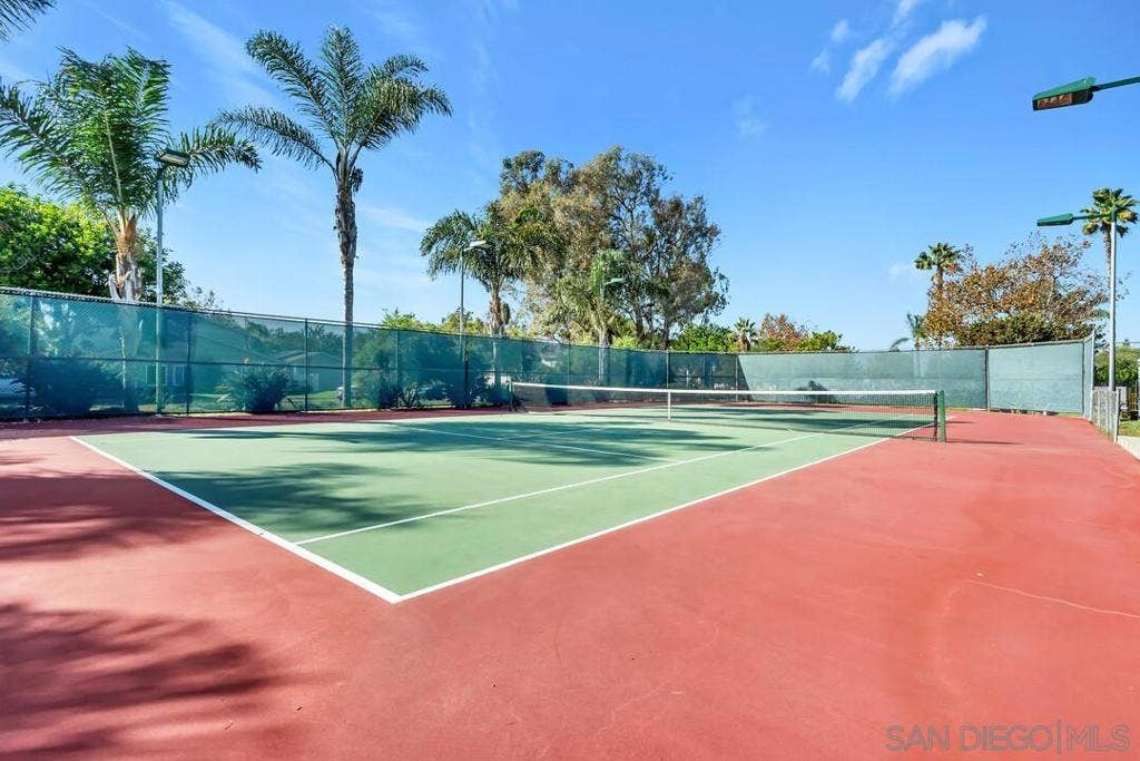 377 N Willowspring Drive, Encinitas, CA 92024 Tennis Court