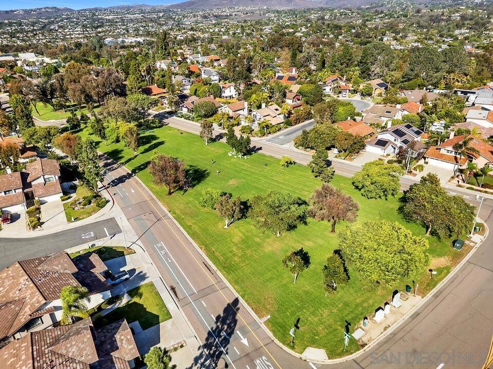 377 N Willowspring Drive, Encinitas, CA 92024 Aerial View