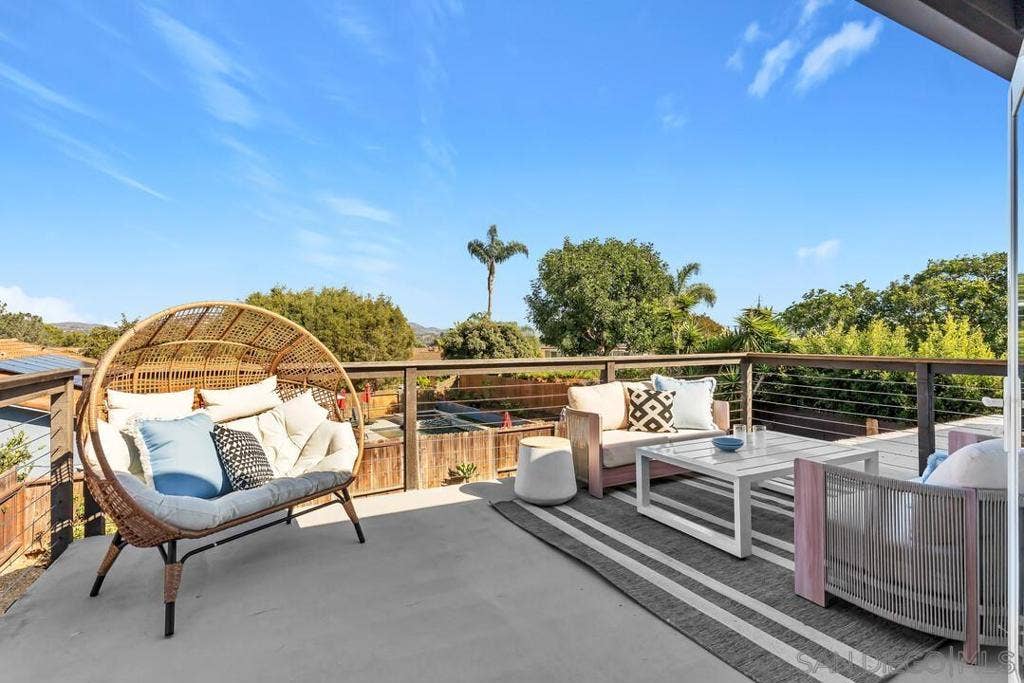 377 N Willowspring Drive, Encinitas, CA 92024 Patio/Deck